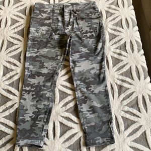 Knox Rose Camouflage Pants size 16